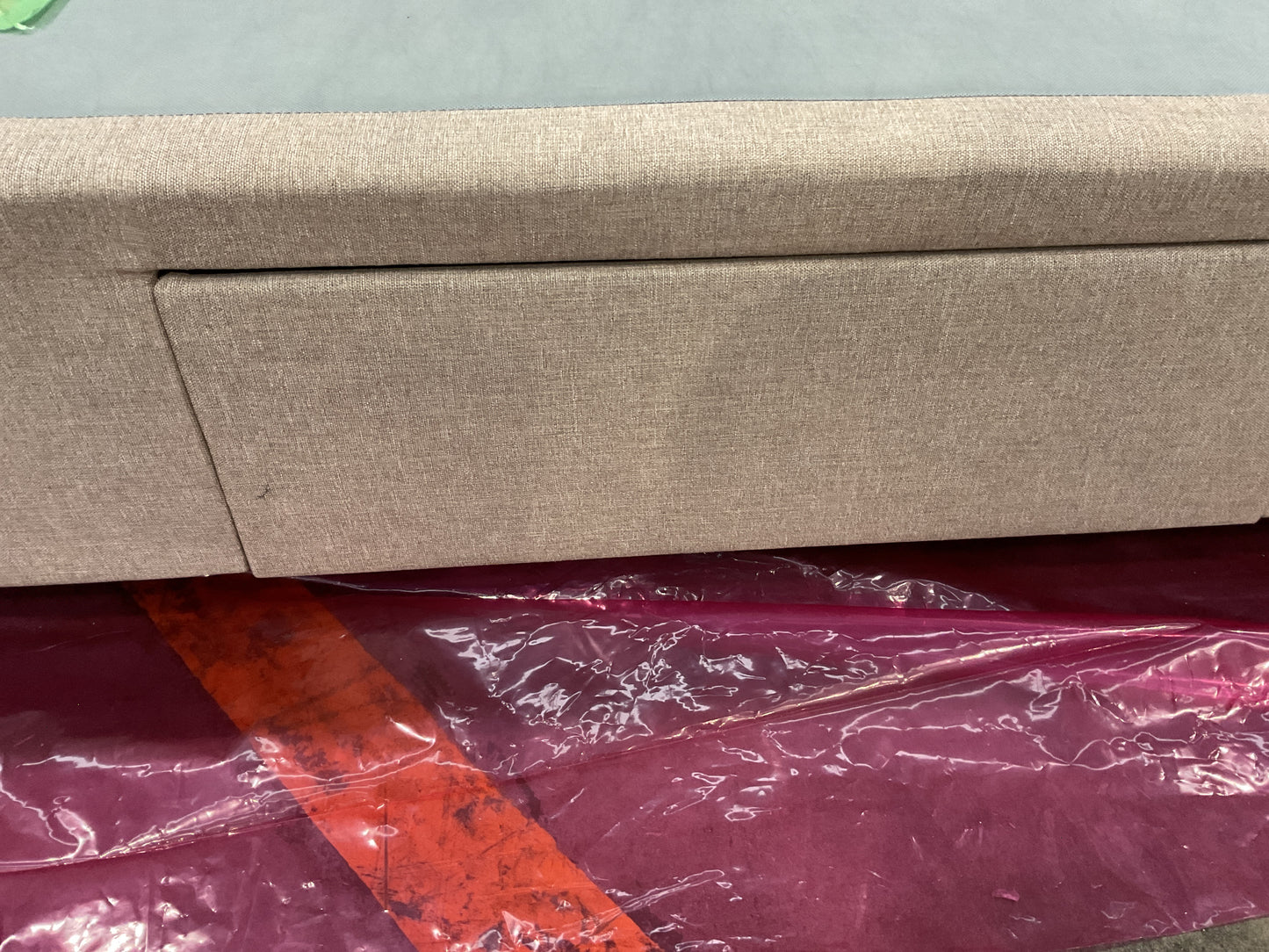 NZ CLZ20600 1 PCE FREEDOM FLOATING 4 DRAWER BASE QUEEN TAUPE