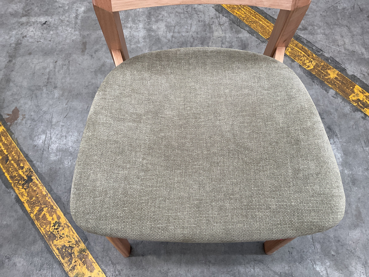 NZ CLZ20689 1 PCE AVALON DINING CHAIR OLIVE