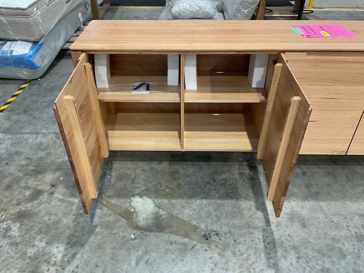 NZ CLZ20632 1 PCE AVALON BUFFET 220CM NATURAL