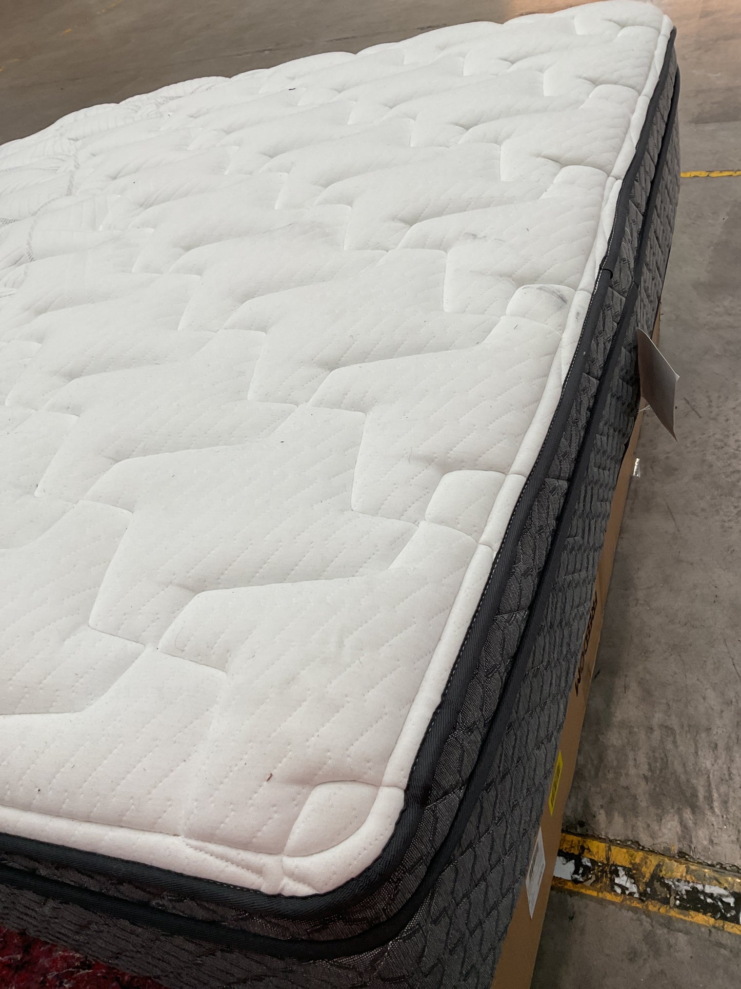 NZ CLZ20614 1 PCE CELLULAR II PLUSH MATTRESS QUEEN BY AH BEARD DOMINO