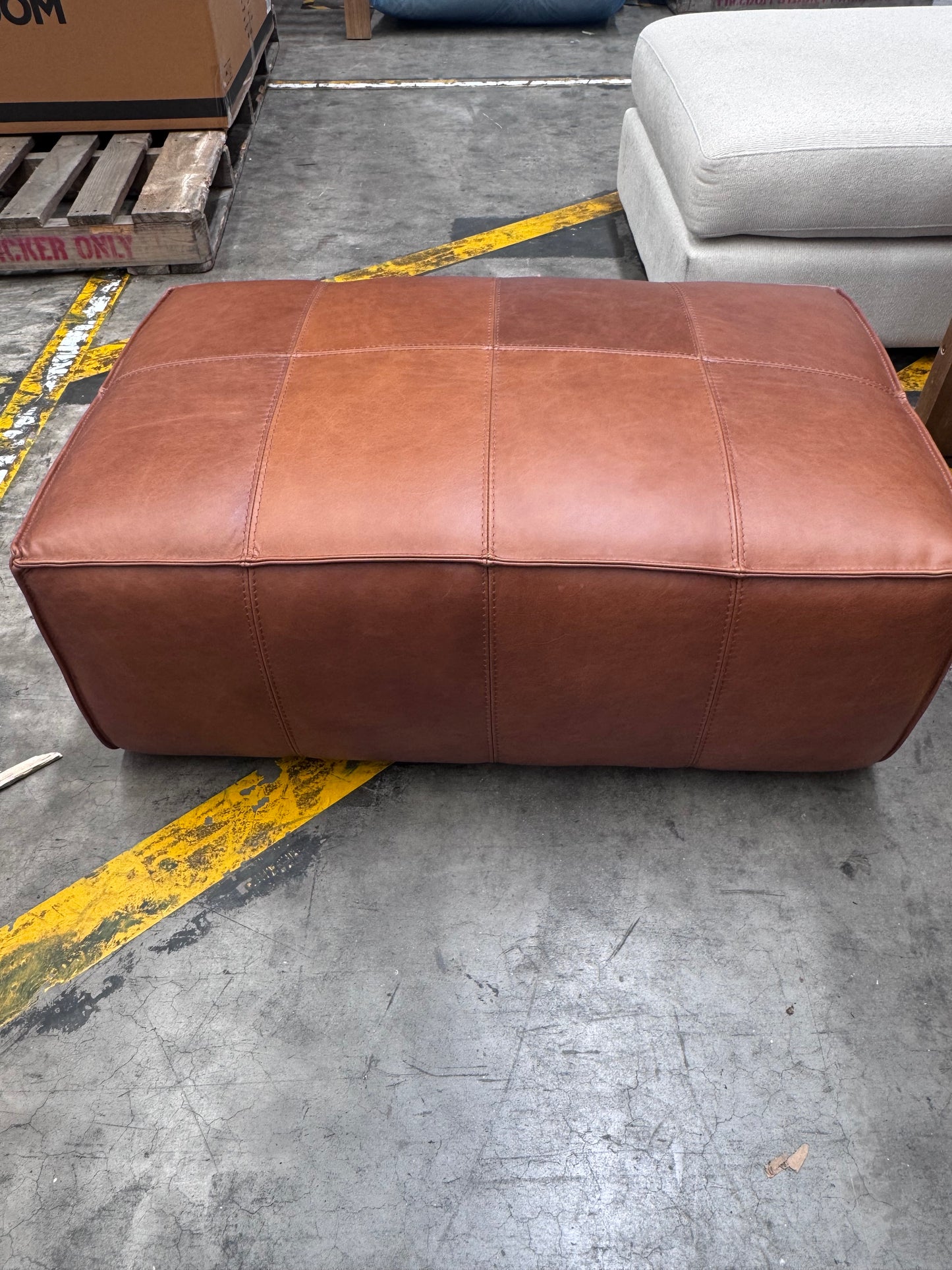 NZ CLZ20345 Atlas Ottoman Benz Walnut