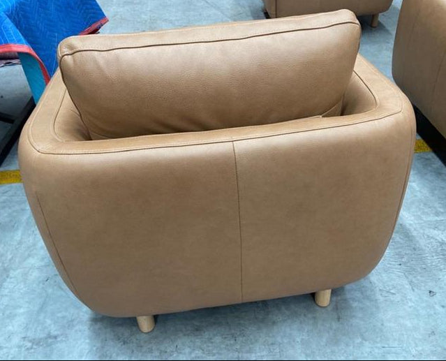 NZ PRZ20309 1 PCE ZARA ARMCHAIR YORK TAN