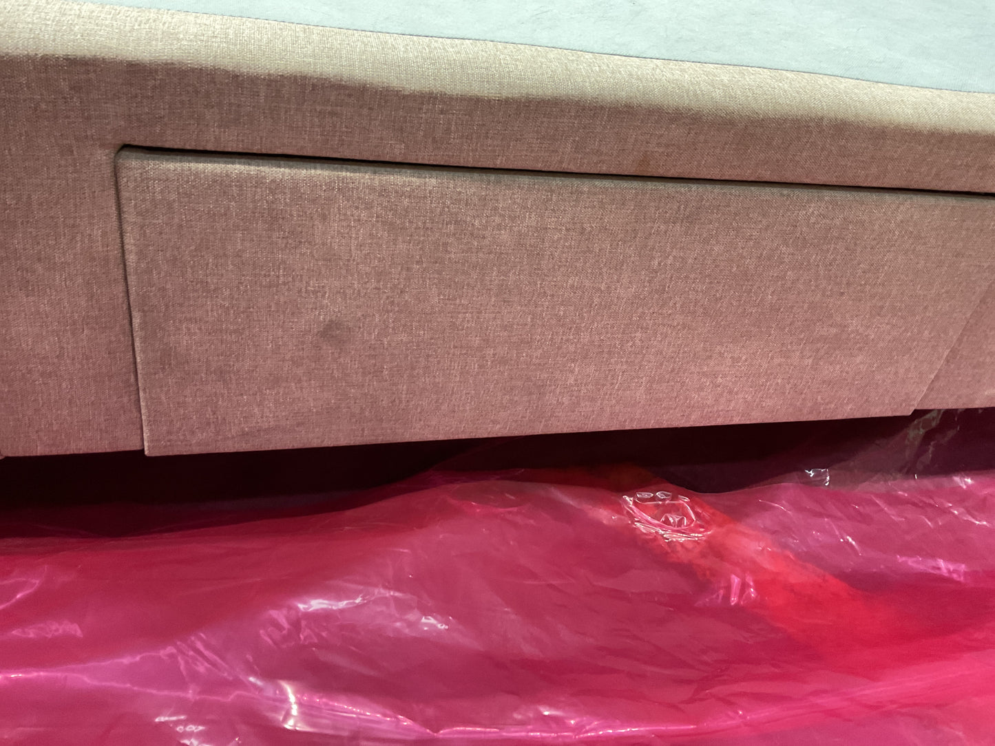 NZ CLZ20600 1 PCE FREEDOM FLOATING 4 DRAWER BASE QUEEN TAUPE