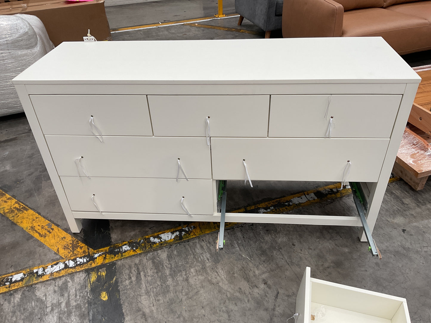 NZ CLZ20580 | 1 PCE | DOVER DRESSER 7 DRAWER  WHITE