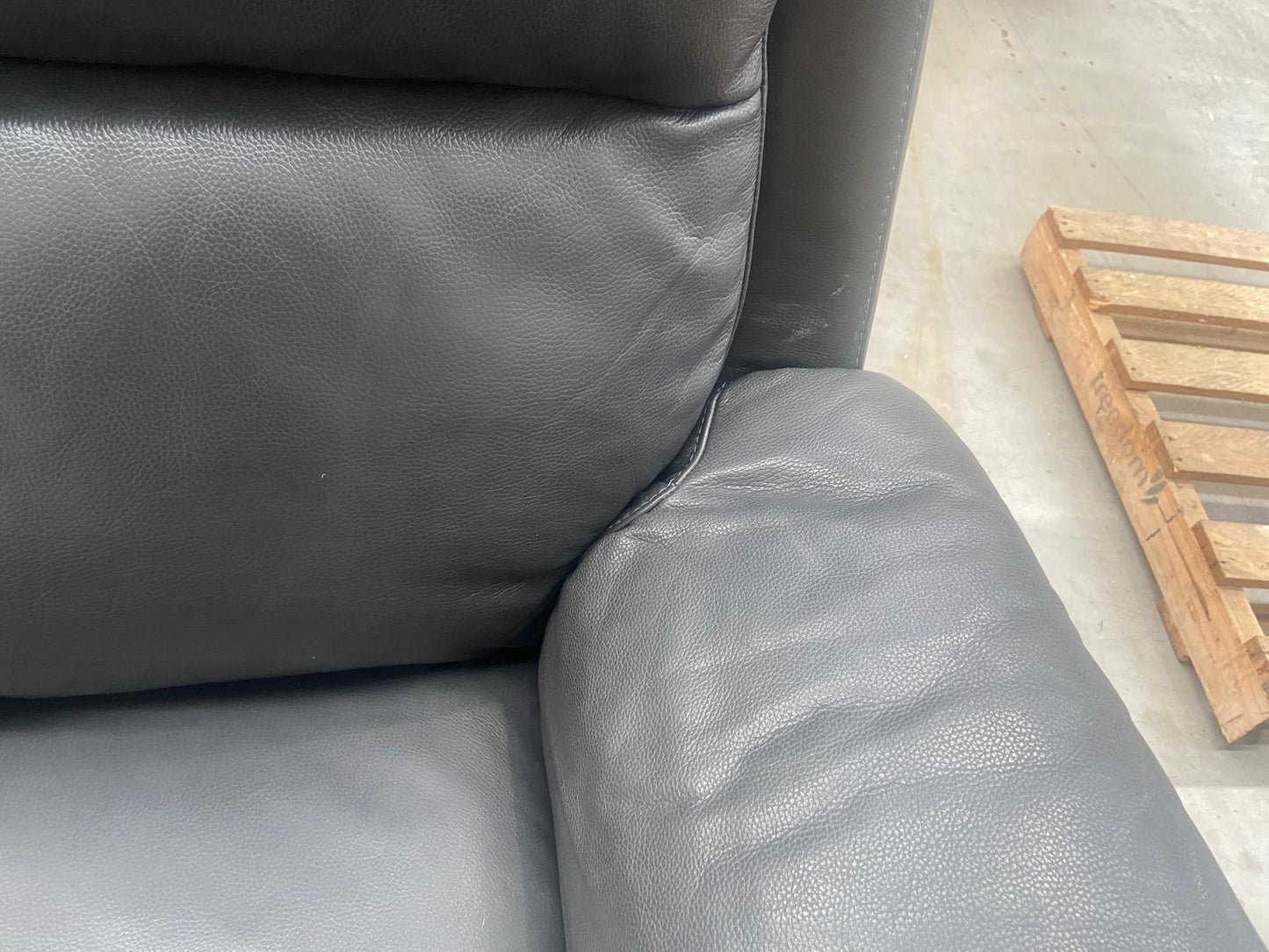 NZ PRZ20119 Barret Electric Recliner Sofa 2.5s Lucia Graphite (2 Motion)