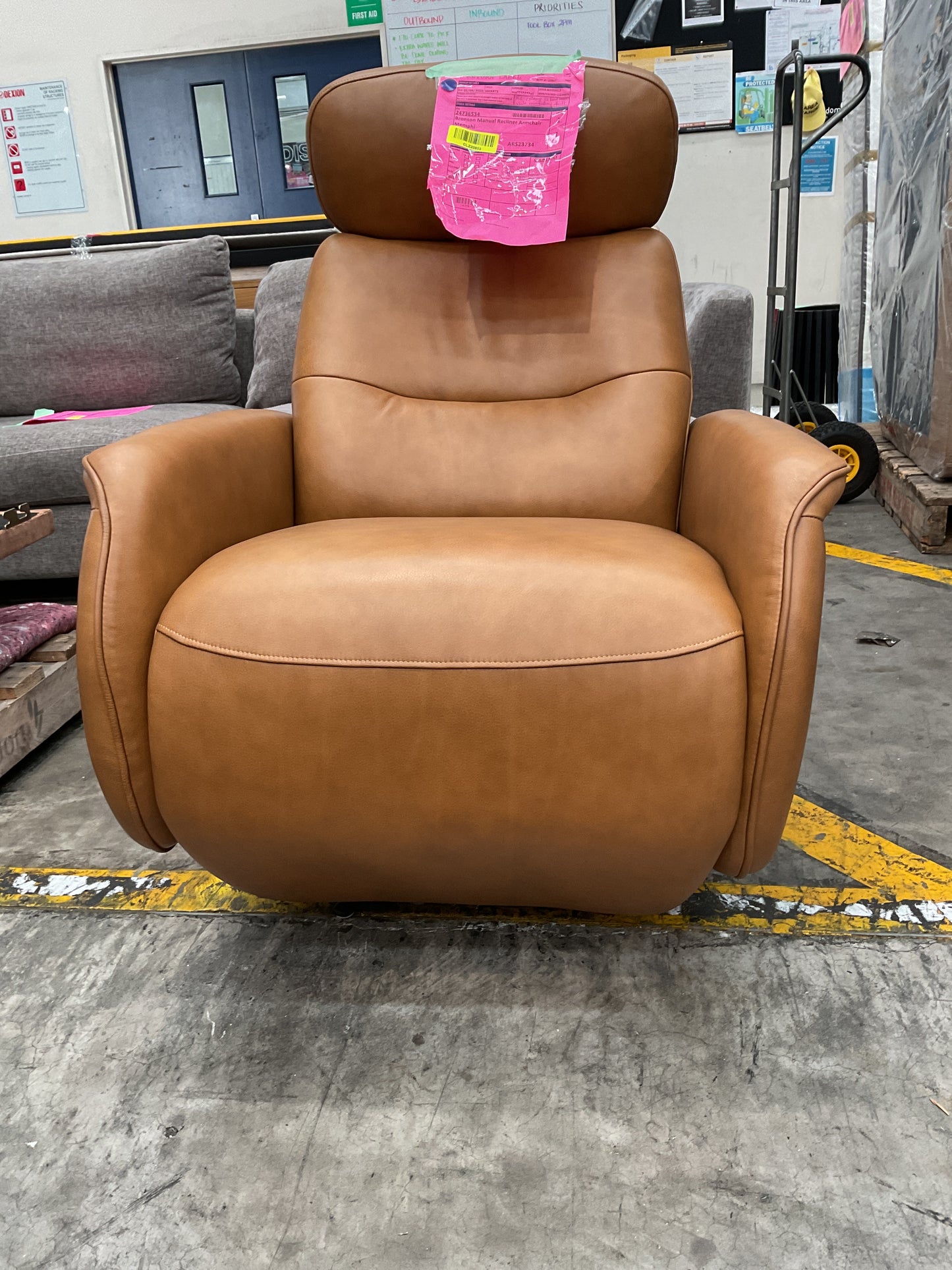 NZ CLZ20603 1 PCE BRONSON MANUAL RECLINER ARMCHAIR MEMPHIS COGNAC