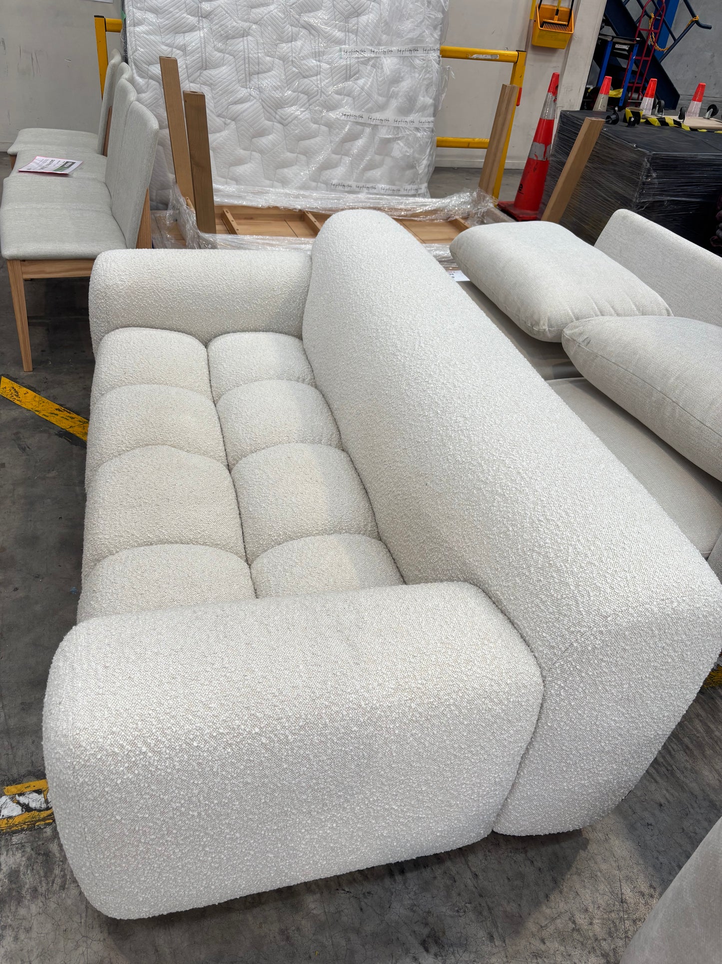 NZ CLZ20284 Aero Sofa 2S Jacquard Boucle Cream