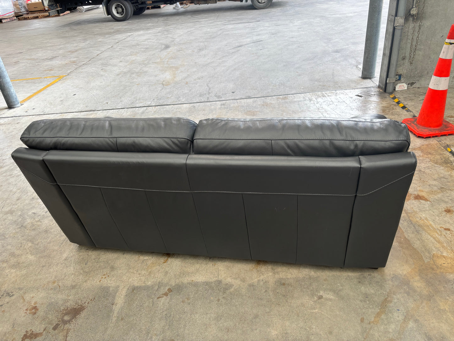 NZ PRZ20140 Barret Sofa 2.5S Lucia Graphite
