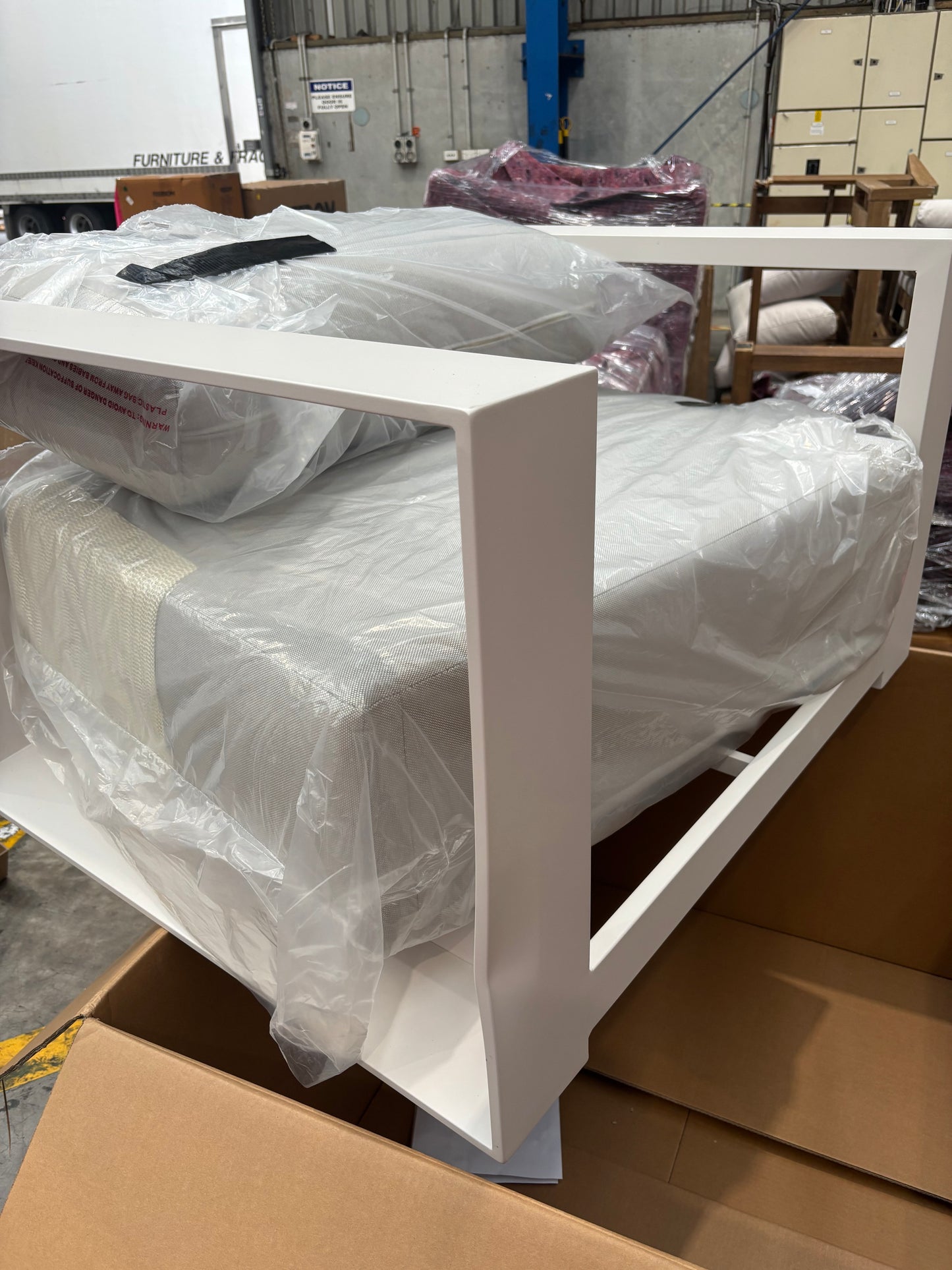 NZ CLZ20322 Ataman Armchair Aluminium White