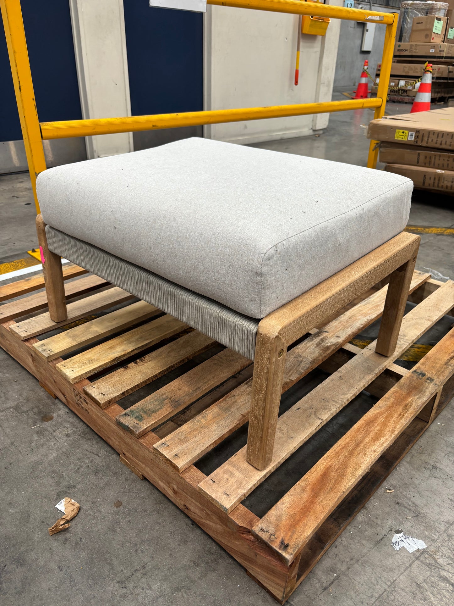 NZ CLZ20117 Le Vent Outdoor Ottoman Acacia Natural