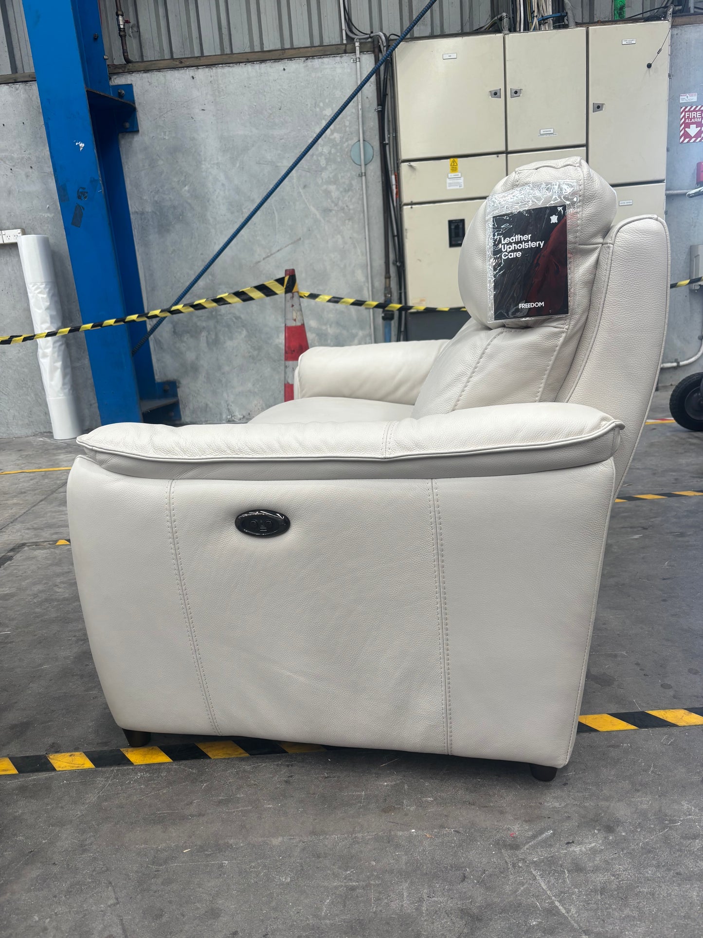 NZ PRZ20047 Dexter Electronic Recliner Sofa 2S Lucia Frost (2 Motion)