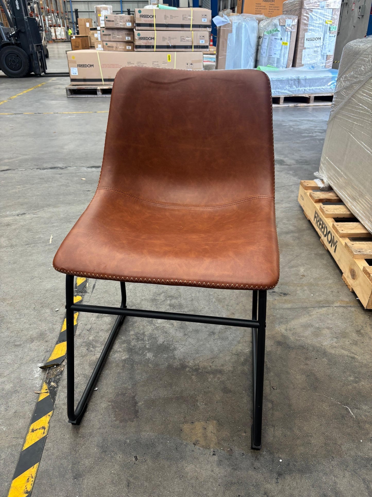 NZ CLZ20147 Saddle Dining Chair Tawny Tan