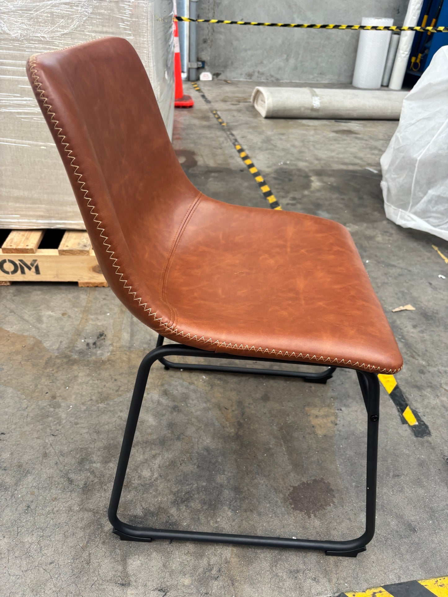 NZ CLZ20147 Saddle Dining Chair Tawny Tan