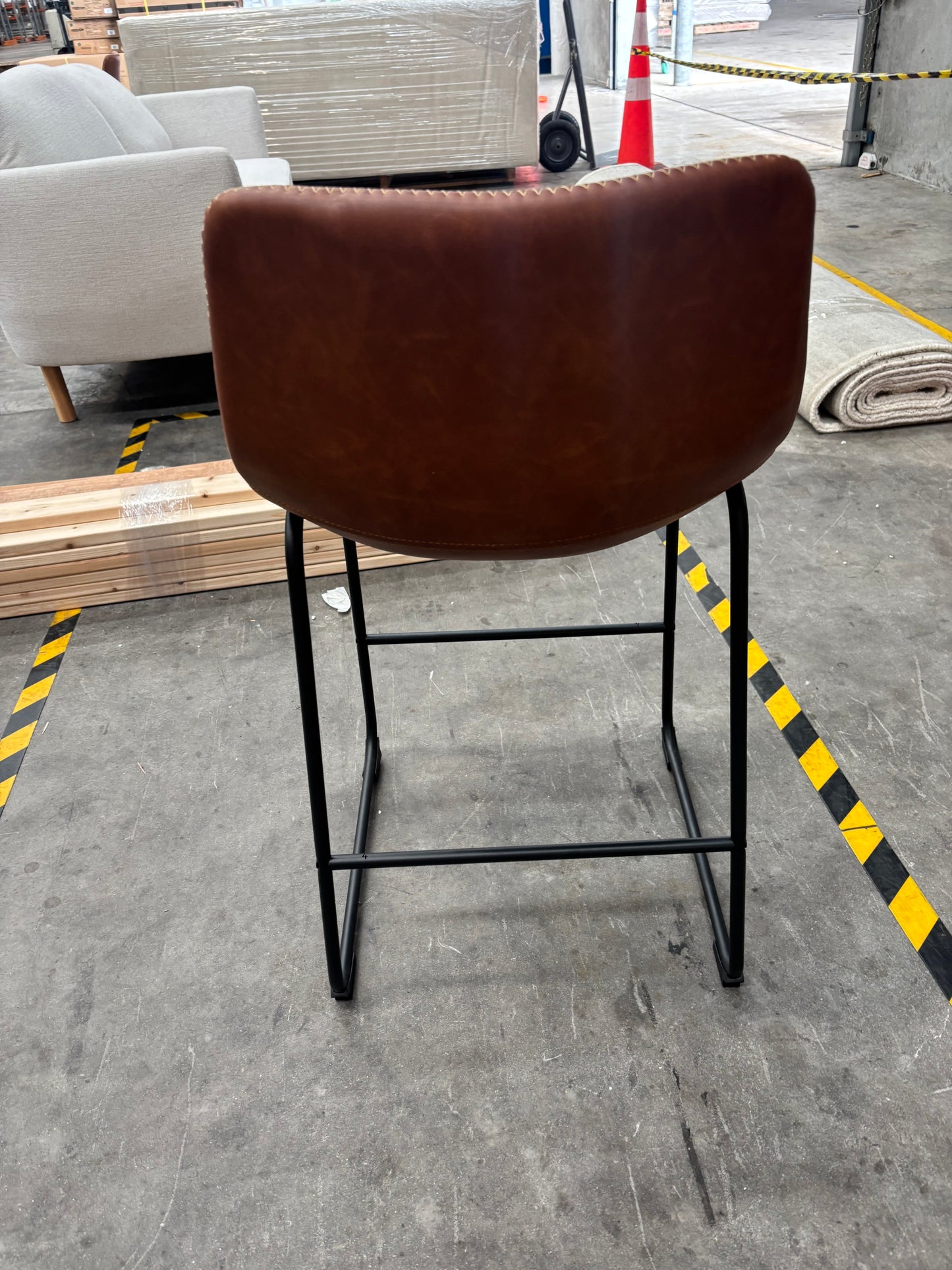 NZ CLZ20146 Saddle Counter Stool 63cm Tawny Tan