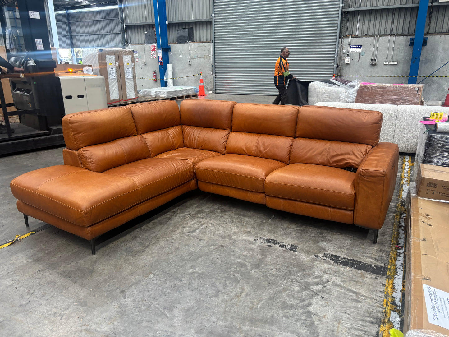 NZ CLZ20157 Connery Recliner Modular 2pc Set Benz Saddle