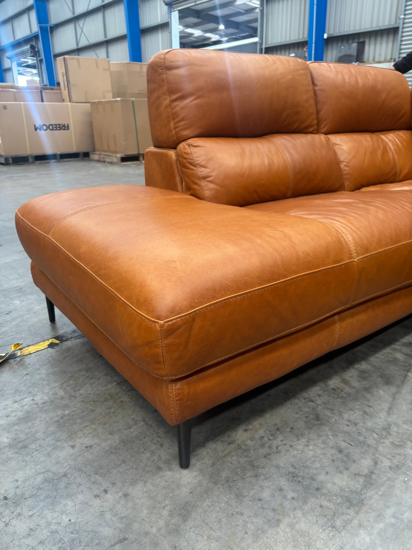 NZ CLZ20157 Connery Recliner Modular 2pc Set Benz Saddle