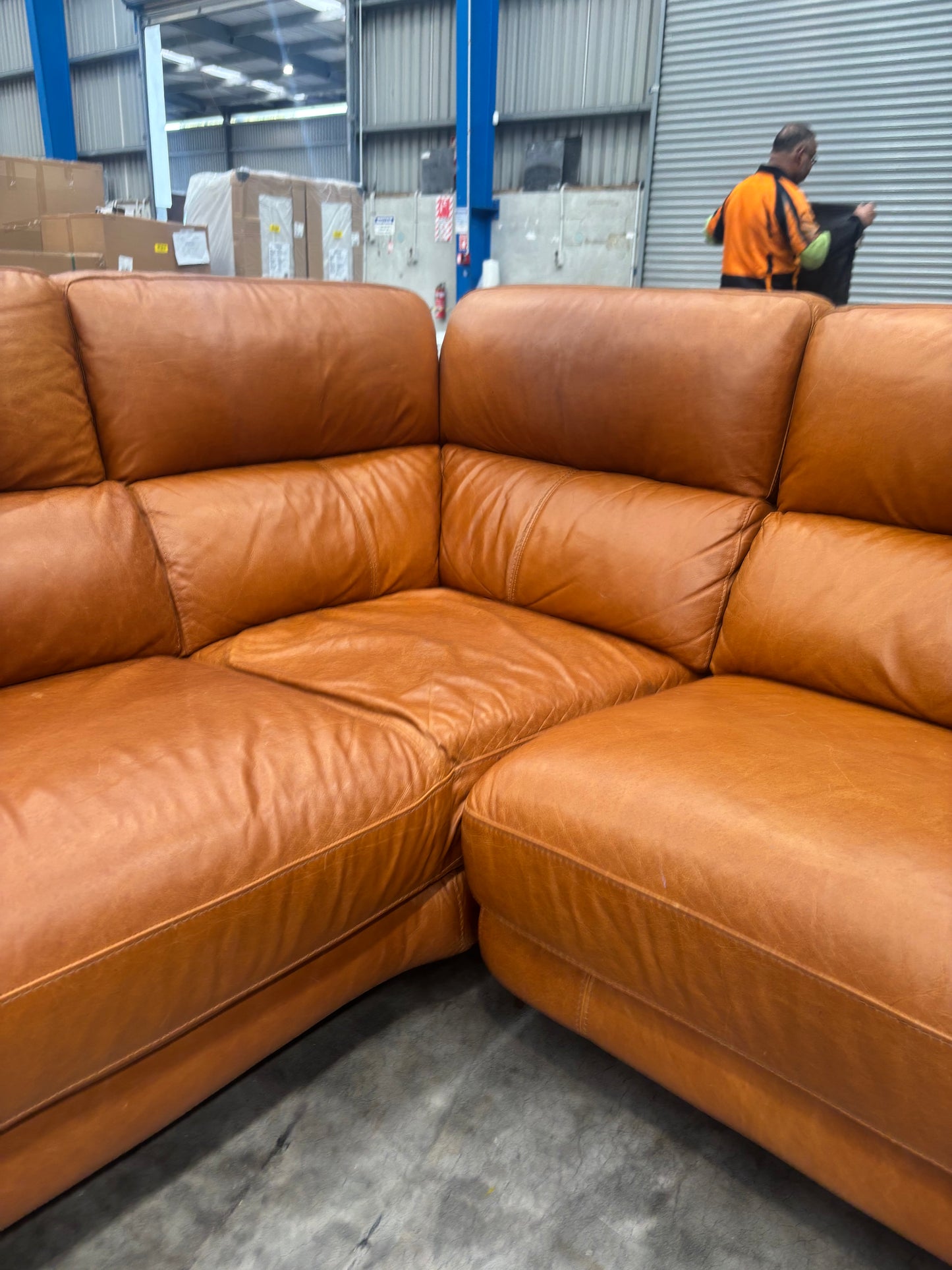 NZ CLZ20157 Connery Recliner Modular 2pc Set Benz Saddle