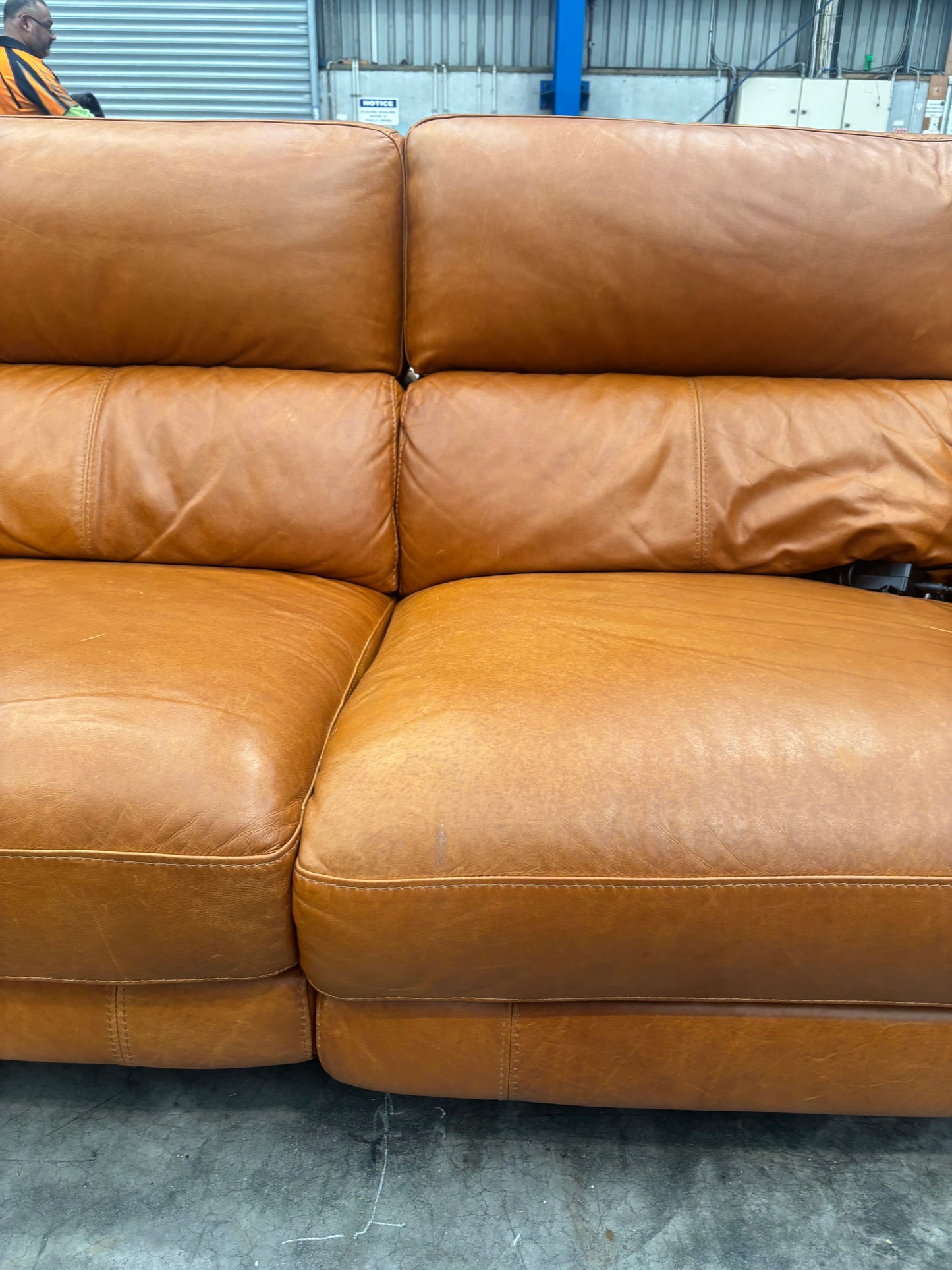 NZ CLZ20157 Connery Recliner Modular 2pc Set Benz Saddle