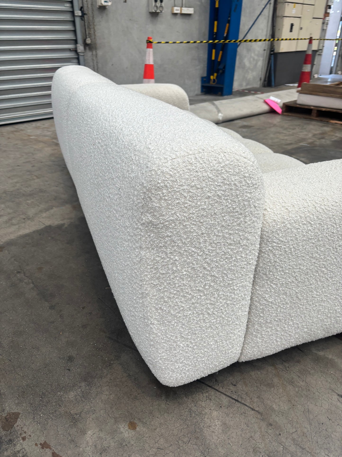 NZ CLZ20160 Aero Sofa 3S Jacquard Boucle Cream