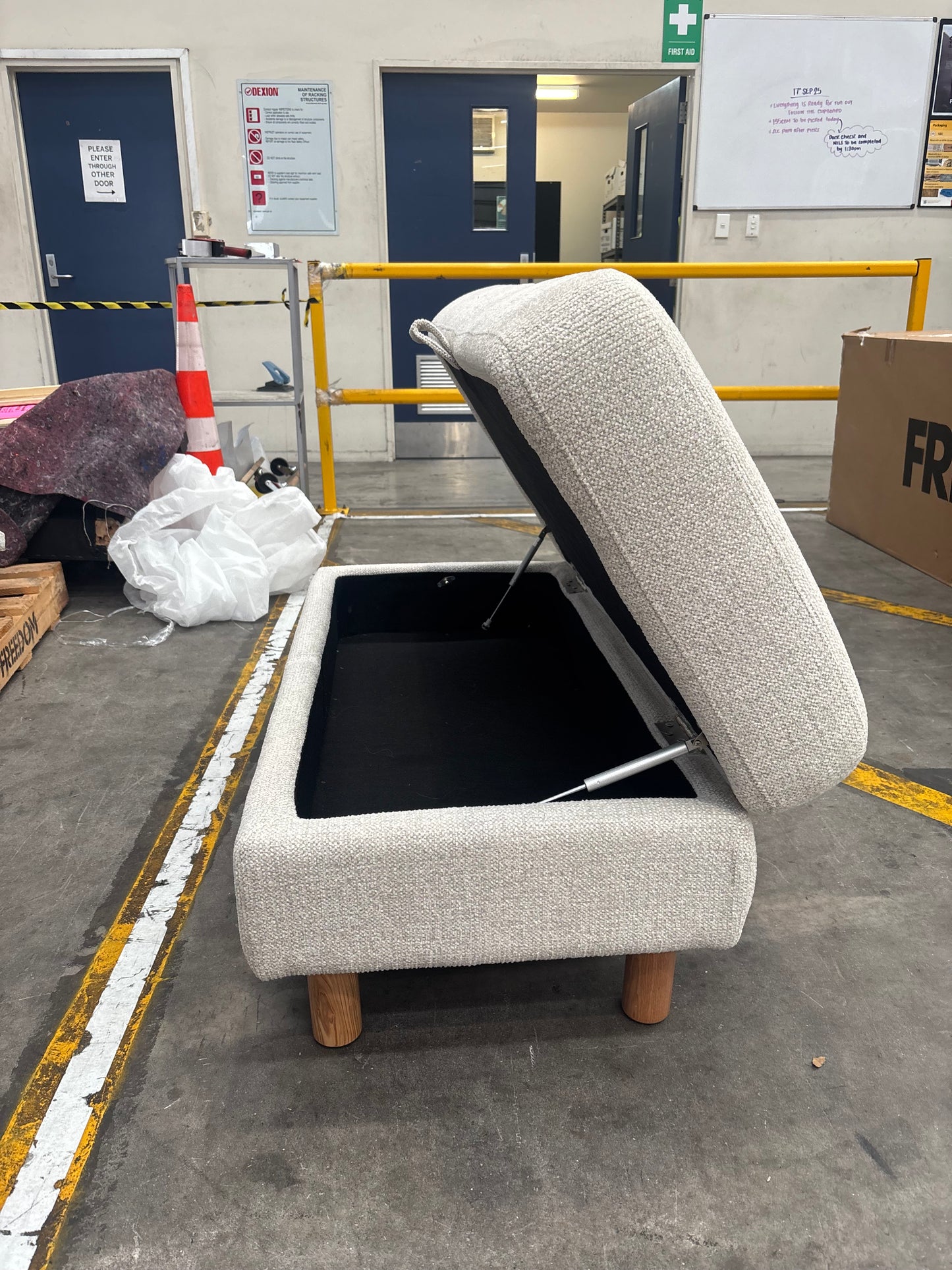 NZ PRZ20065 Autograph Storage Ottoman Large Collection 2 (S7)