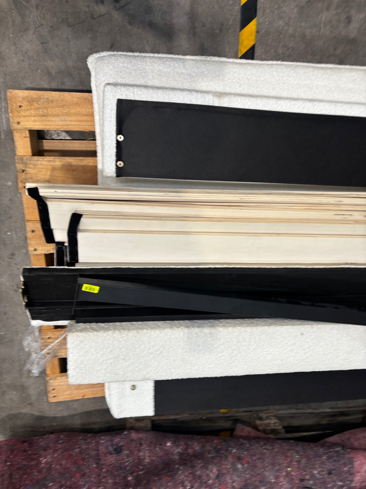 NZ CLZ20165 Inez Bed Queen Oslo Snow Set