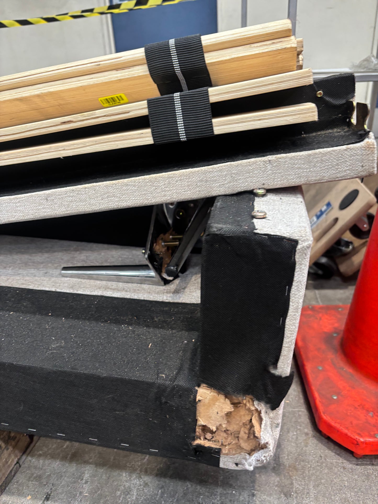 NZ CLZ20166 Isla Upholstered Bed King Muskat Clay Set