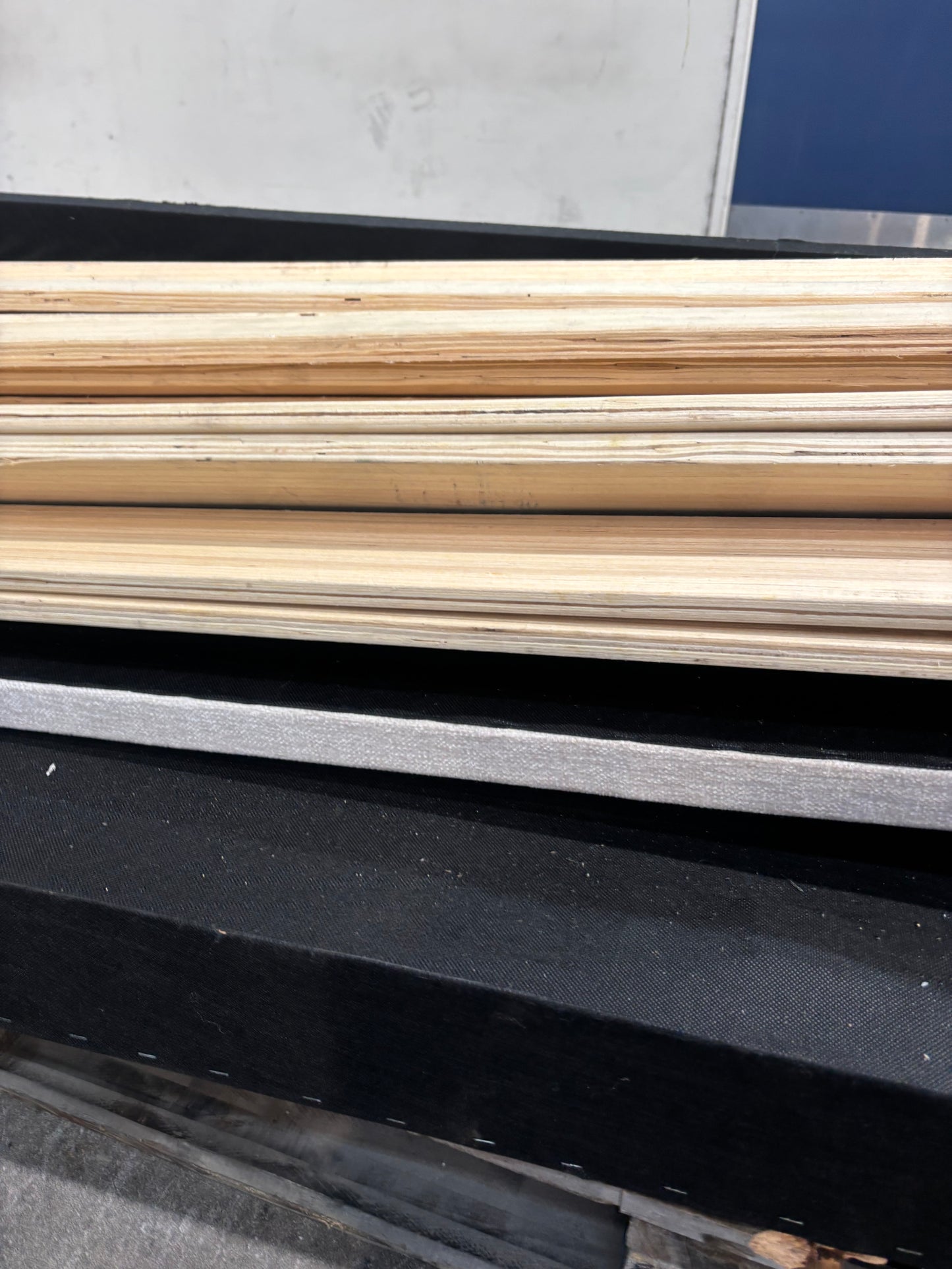 NZ CLZ20166 Isla Upholstered Bed King Muskat Clay Set