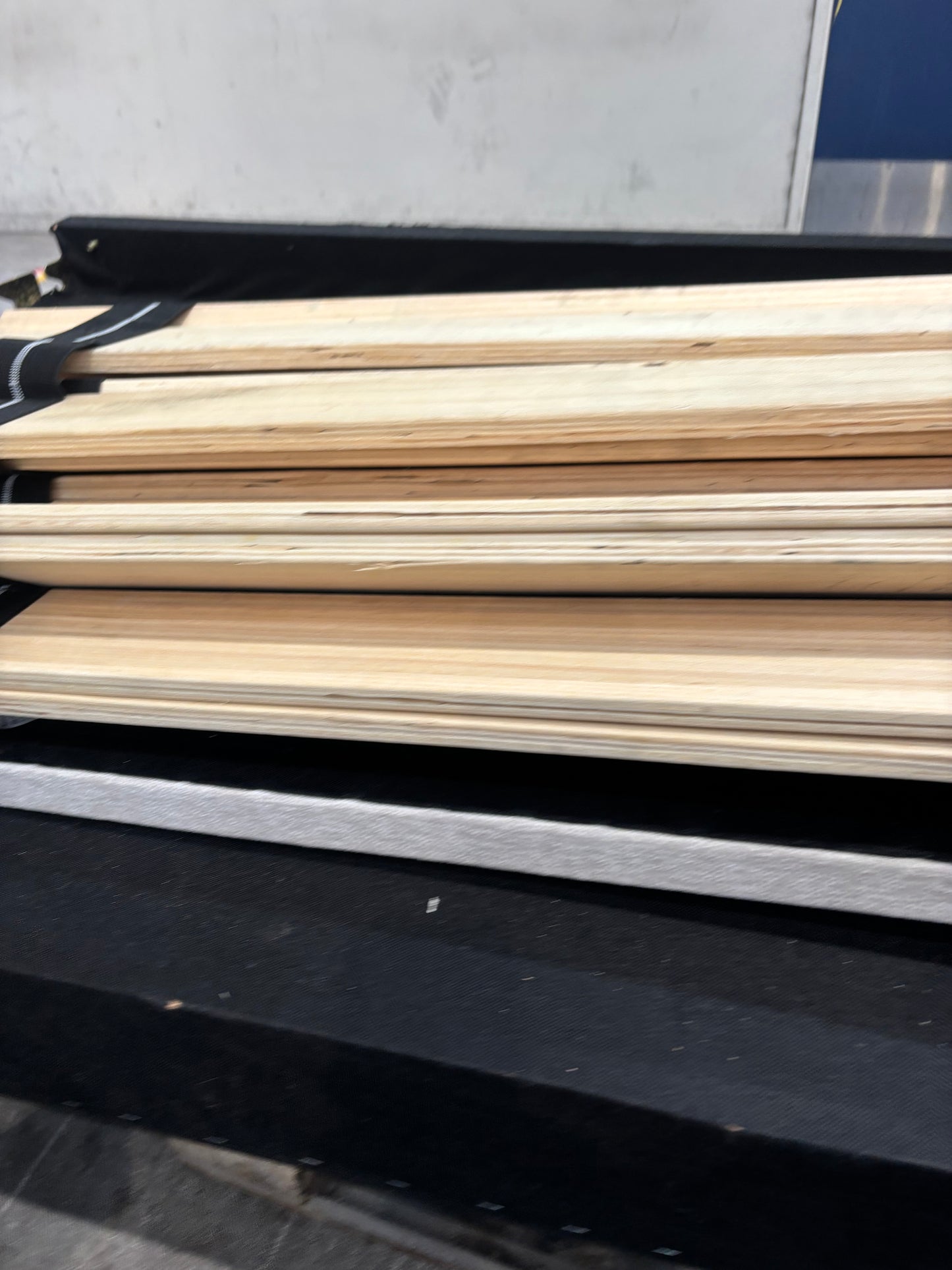 NZ CLZ20166 Isla Upholstered Bed King Muskat Clay Set