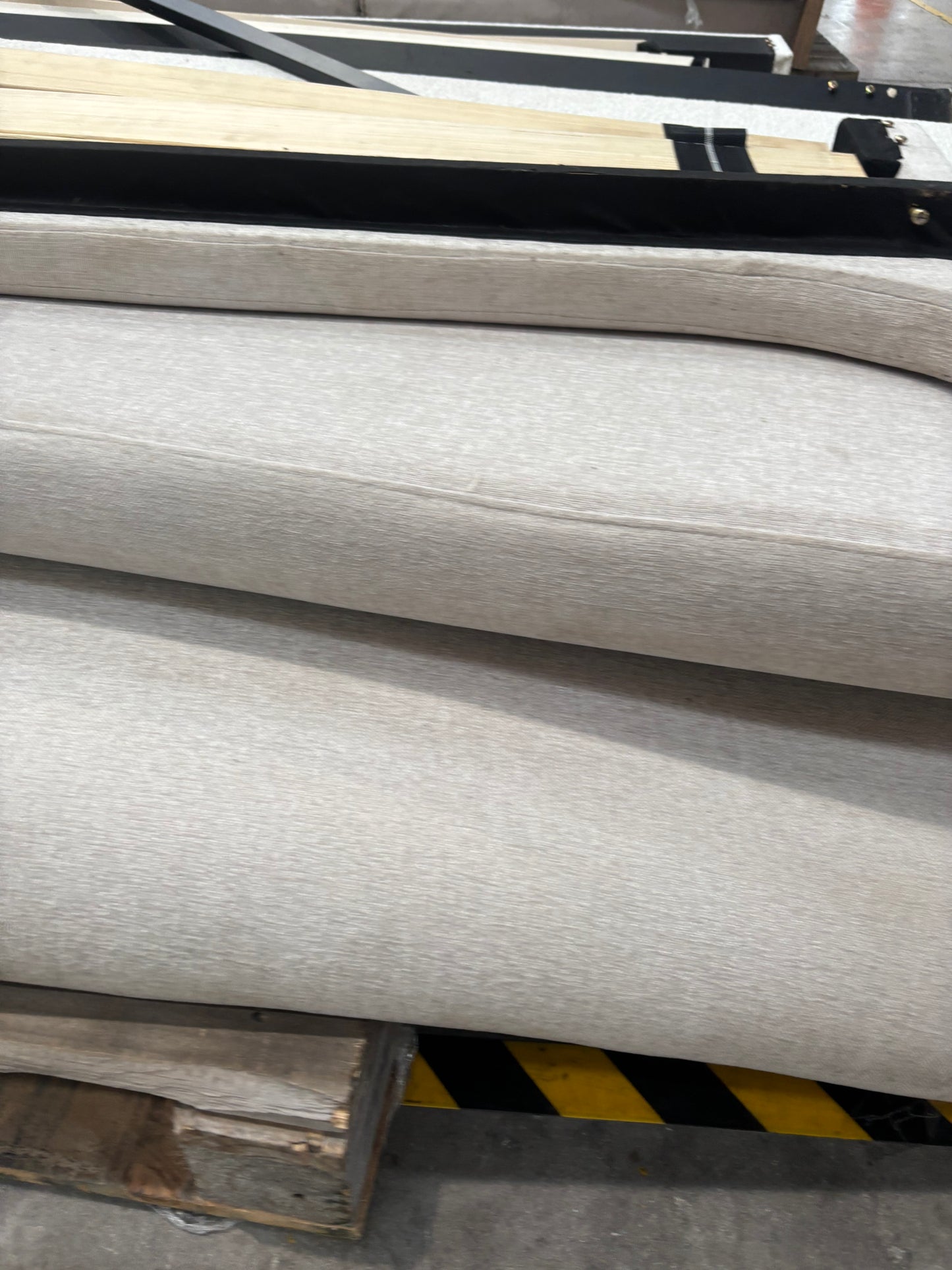 NZ CLZ20166 Isla Upholstered Bed King Muskat Clay Set