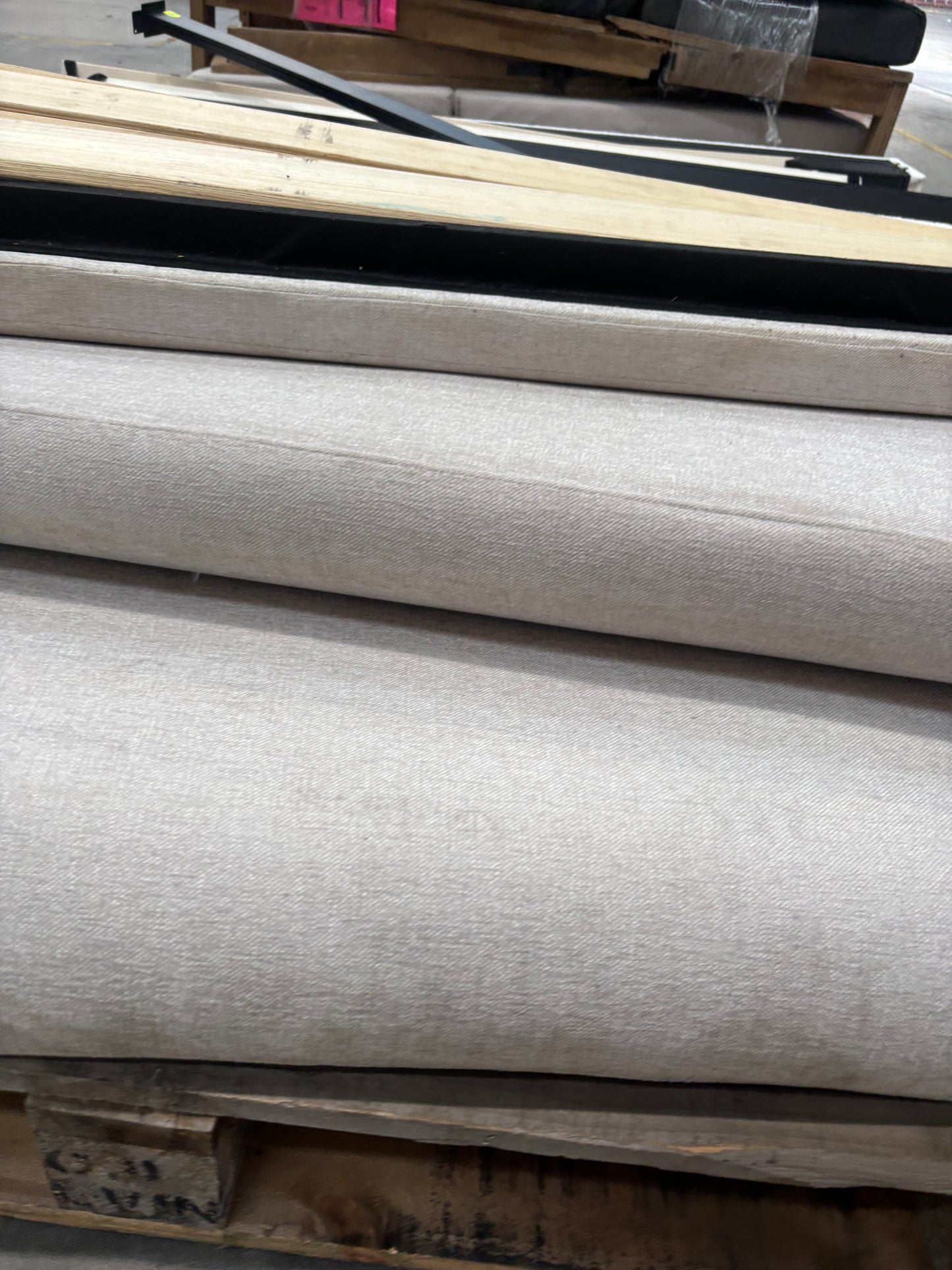 NZ CLZ20166 Isla Upholstered Bed King Muskat Clay Set