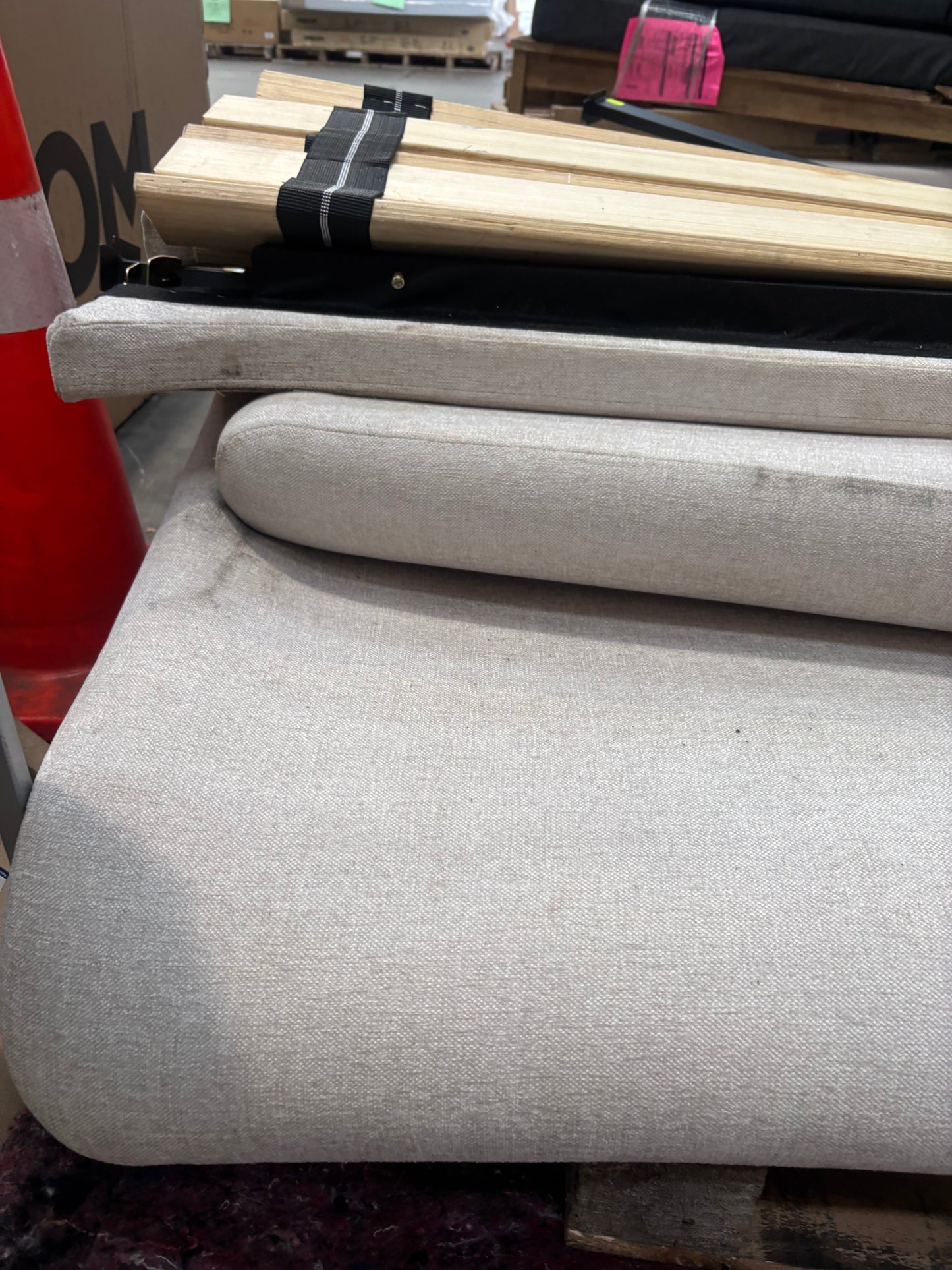 NZ CLZ20166 Isla Upholstered Bed King Muskat Clay Set