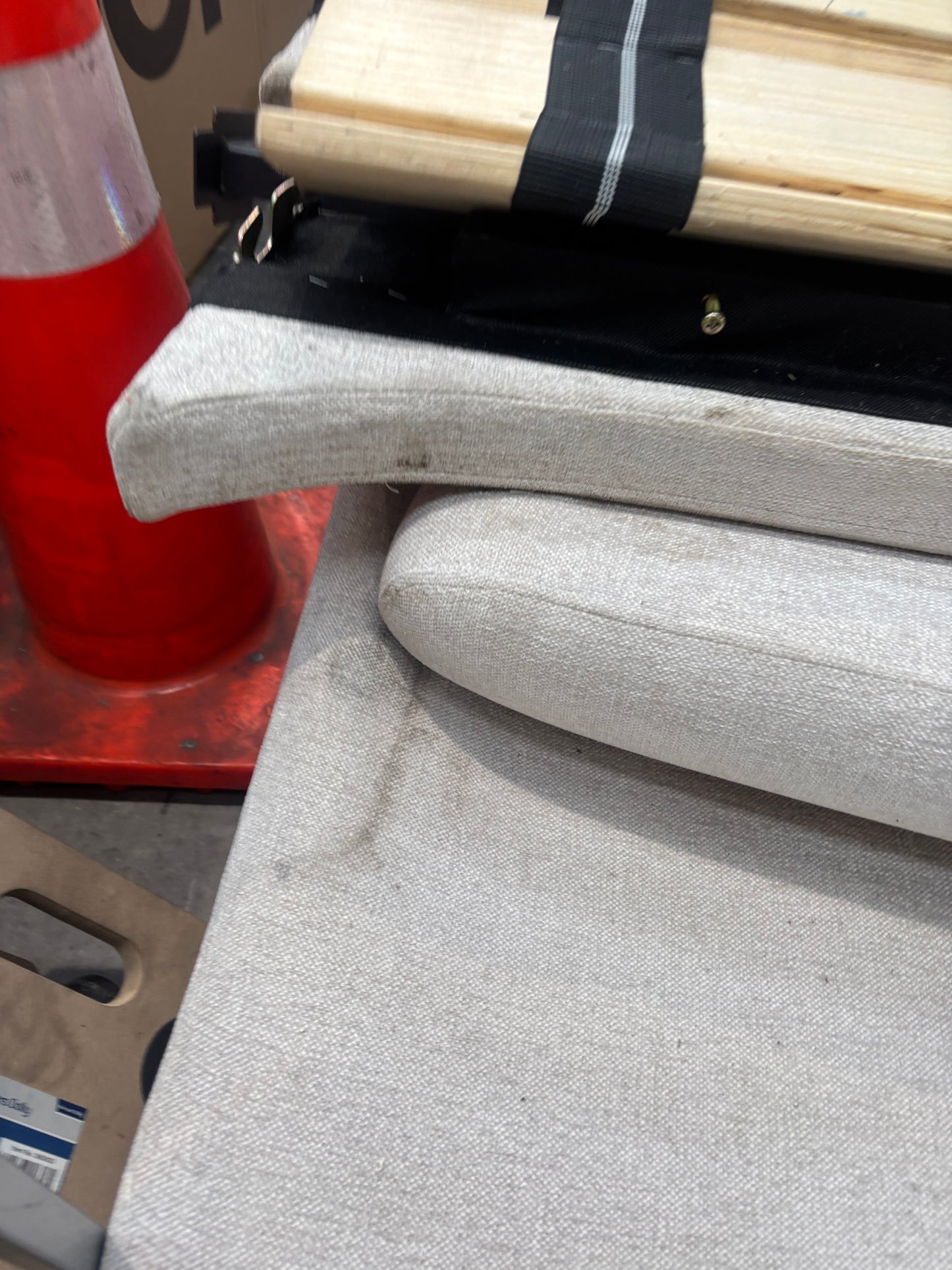 NZ CLZ20166 Isla Upholstered Bed King Muskat Clay Set