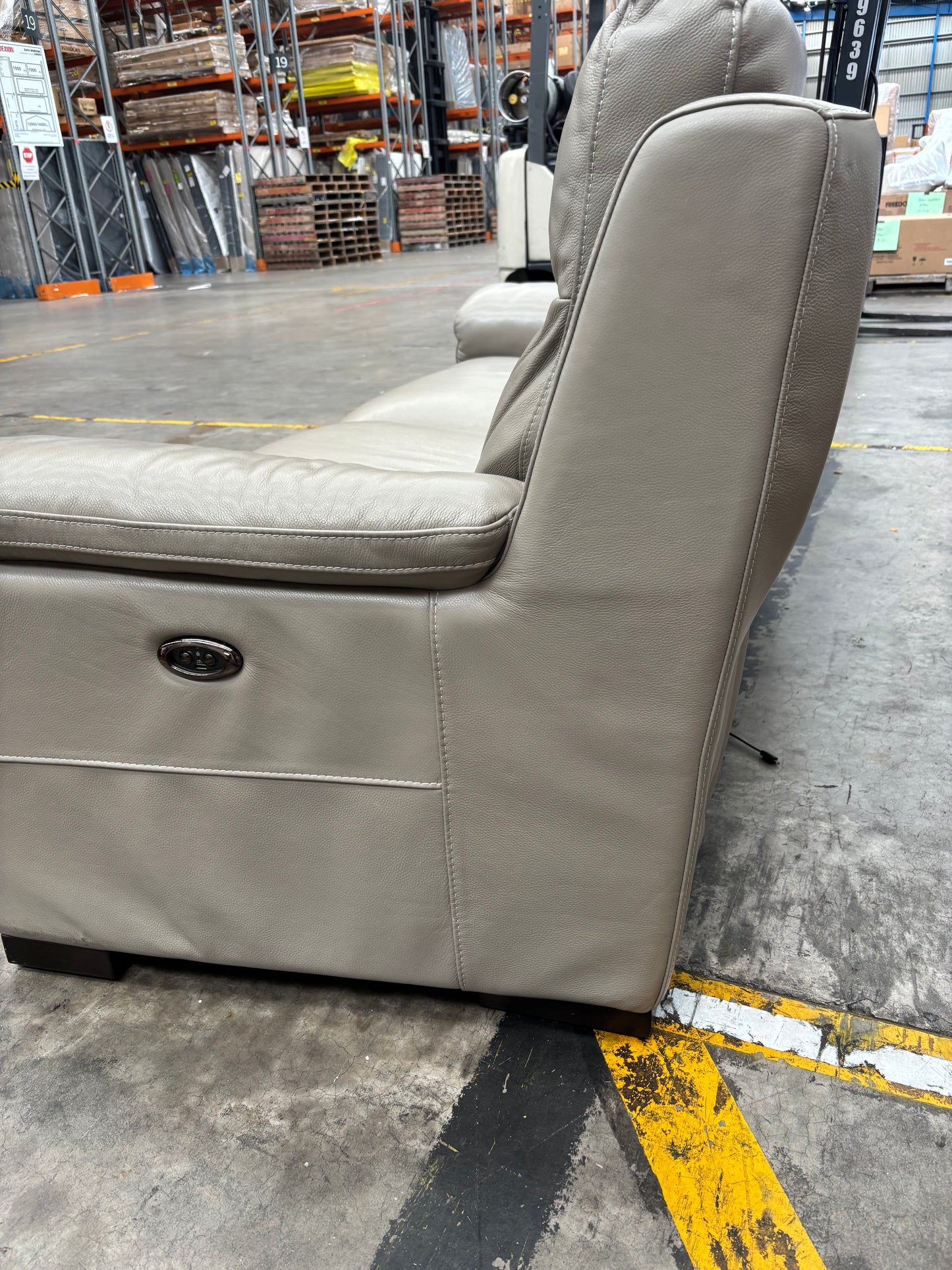 NZ CLZ20168 Barret Electric Recliner Sofa 2.5S Lucia Pumice (2 Motion)