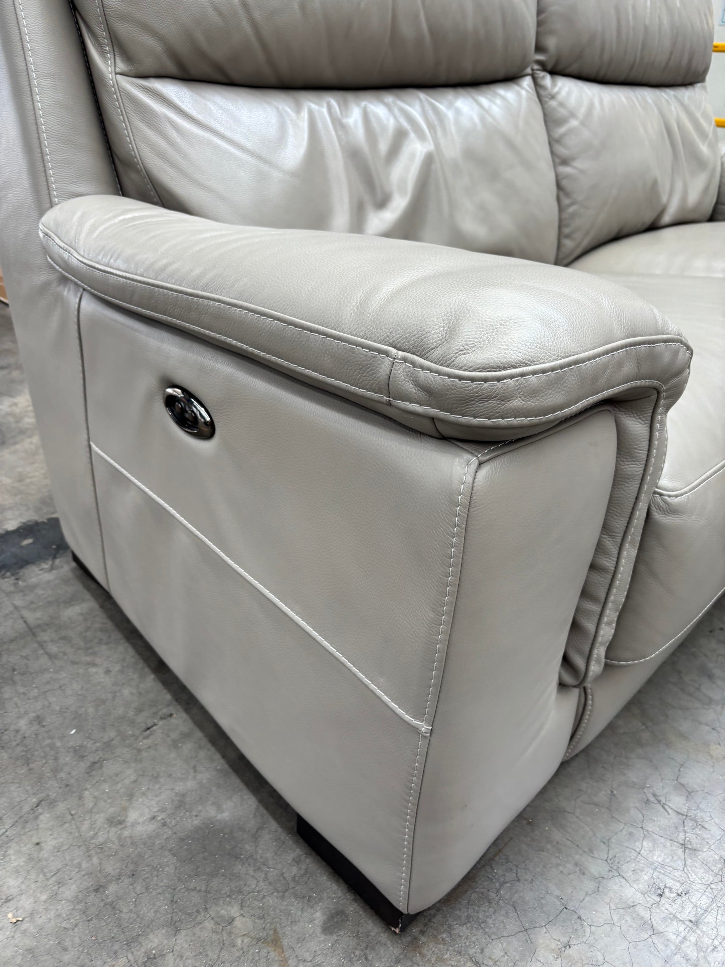 NZ CLZ20168 Barret Electric Recliner Sofa 2.5S Lucia Pumice (2 Motion)