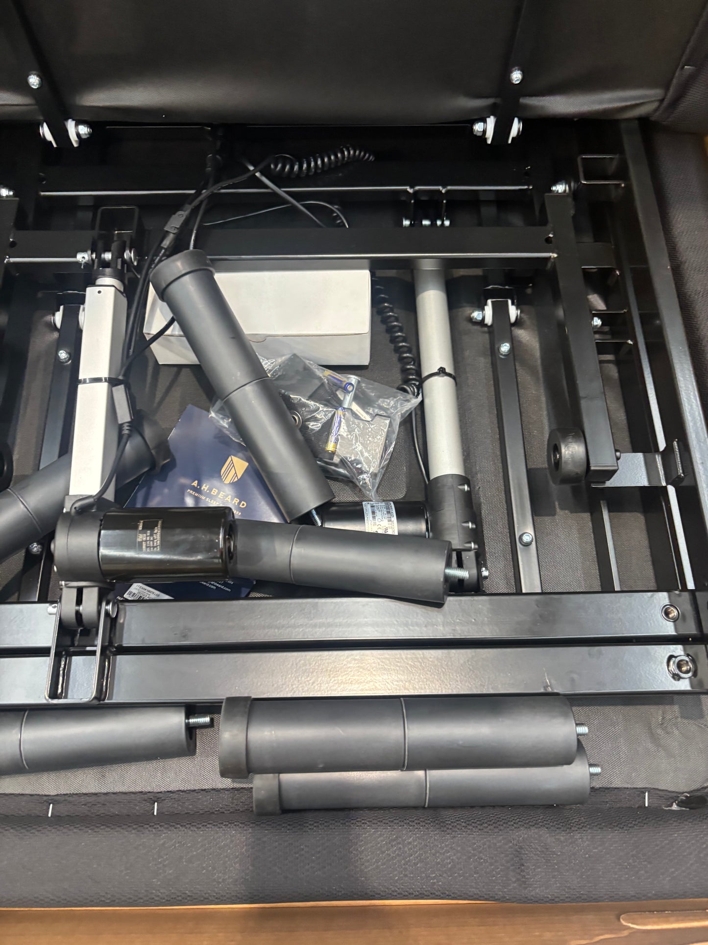 NZ PRZ20087 Domino Renew Adjustable Base - Zero Clearance | Long Single | Carbon