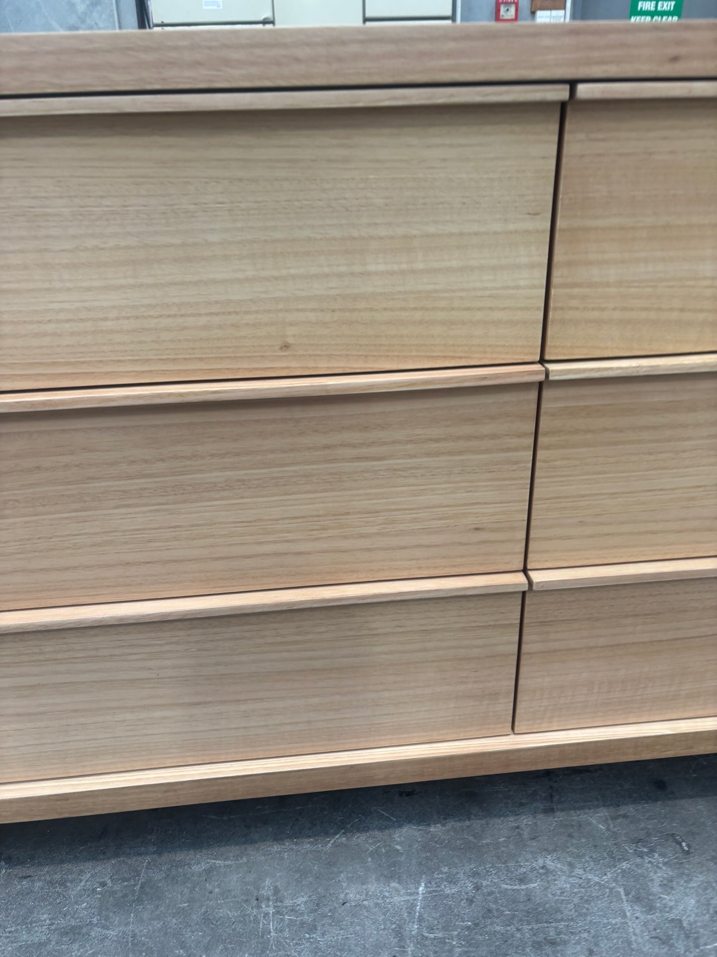 NZ PRZ20096 Mornington Dresser 6 Drawer Natural