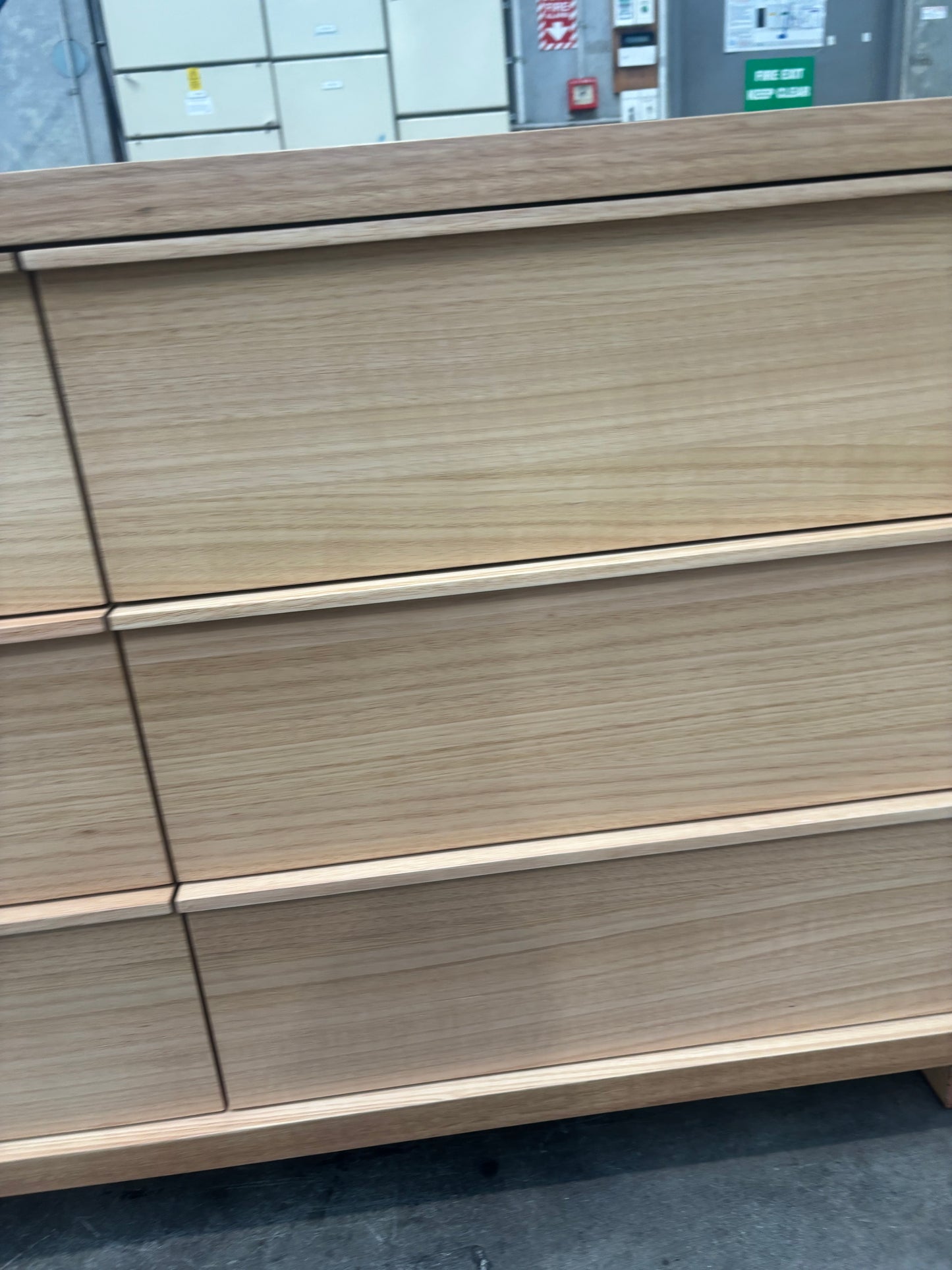 NZ PRZ20096 Mornington Dresser 6 Drawer Natural