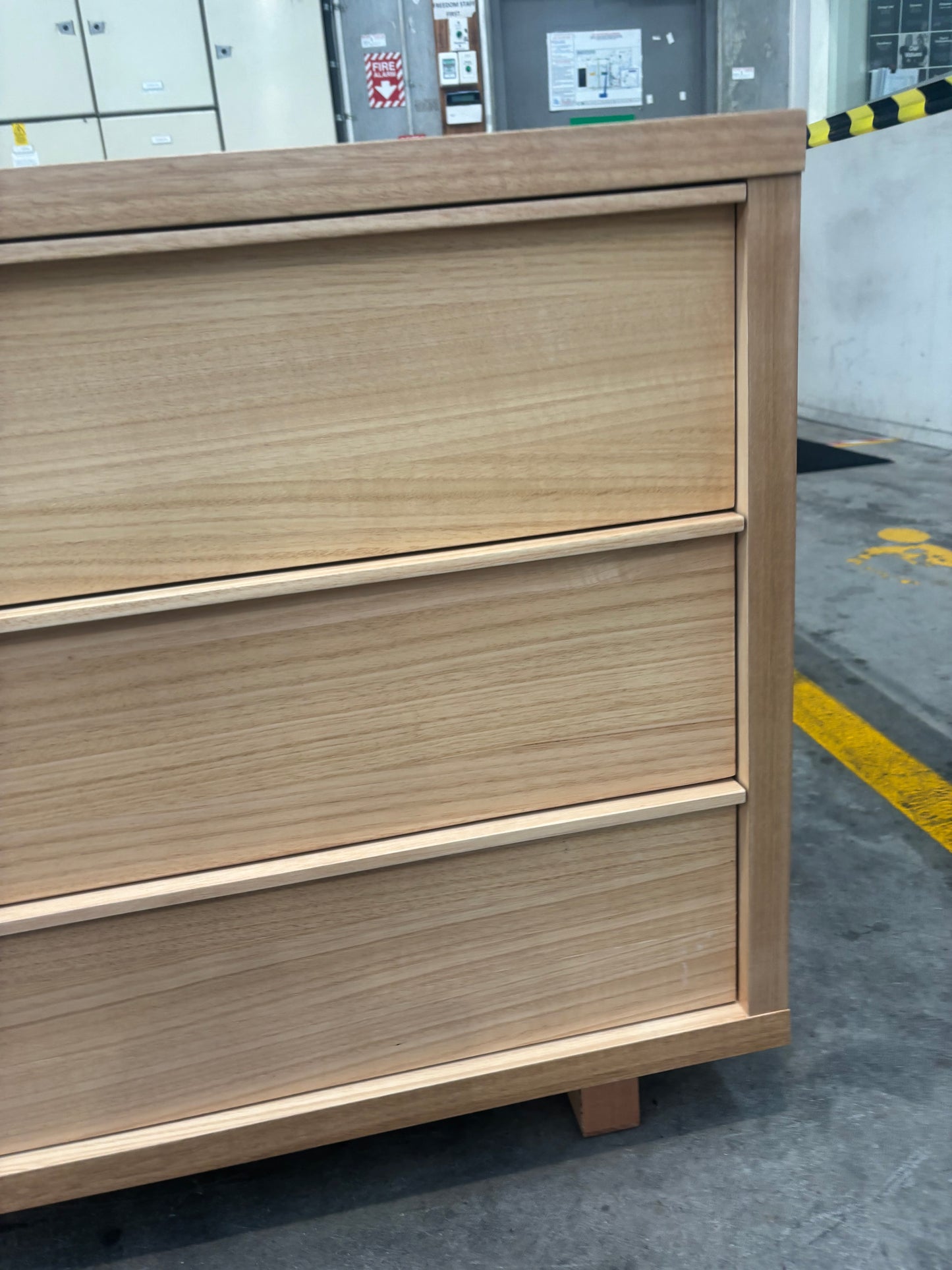 NZ PRZ20096 Mornington Dresser 6 Drawer Natural