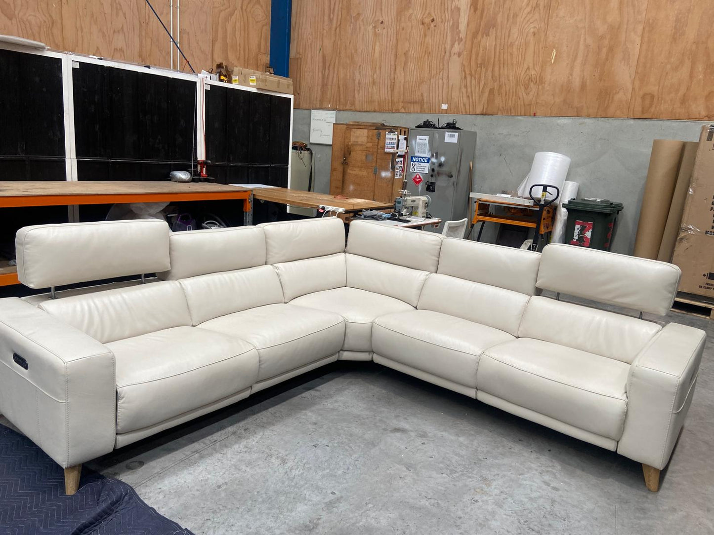 NZ PRZ20115 3pc Sterling Electric Recliner Modular Set Lucia Frost